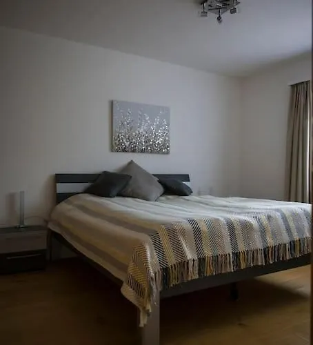 Moderne 2-zimmer-wohnung In Mit Aussicht Апартаменты Альбинен