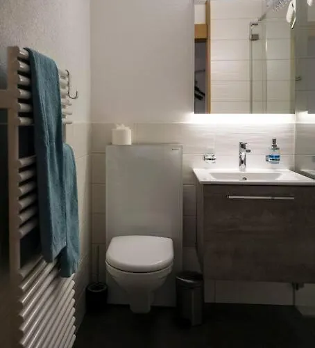 Moderne 2-zimmer-wohnung In Mit Aussicht Альбинен