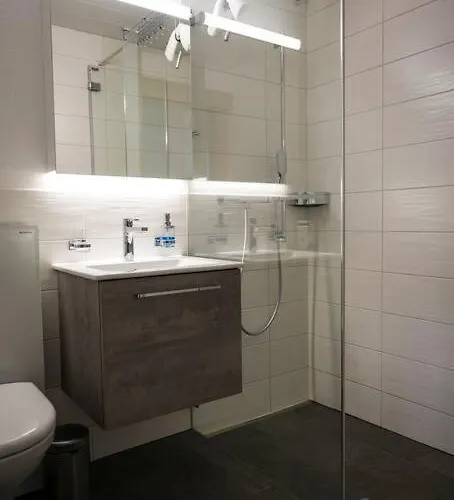 Moderne 2-zimmer-wohnung In Mit Aussicht * Альбинен